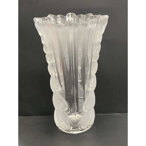 Mikasa Glass Holiday Vase Christmas Tree Winter Dreams Frosted 8 Inch Gift - Picture 3 of 9